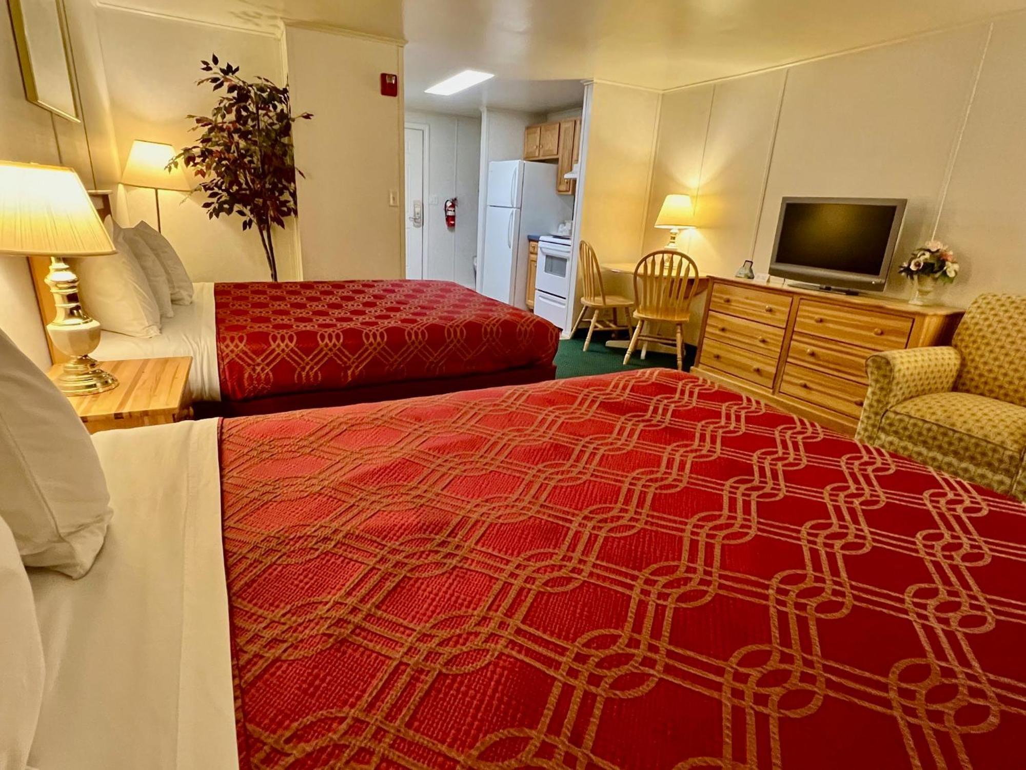Rodeway Inn & Suites Brunswick Near Hwy 1 Ngoại thất bức ảnh