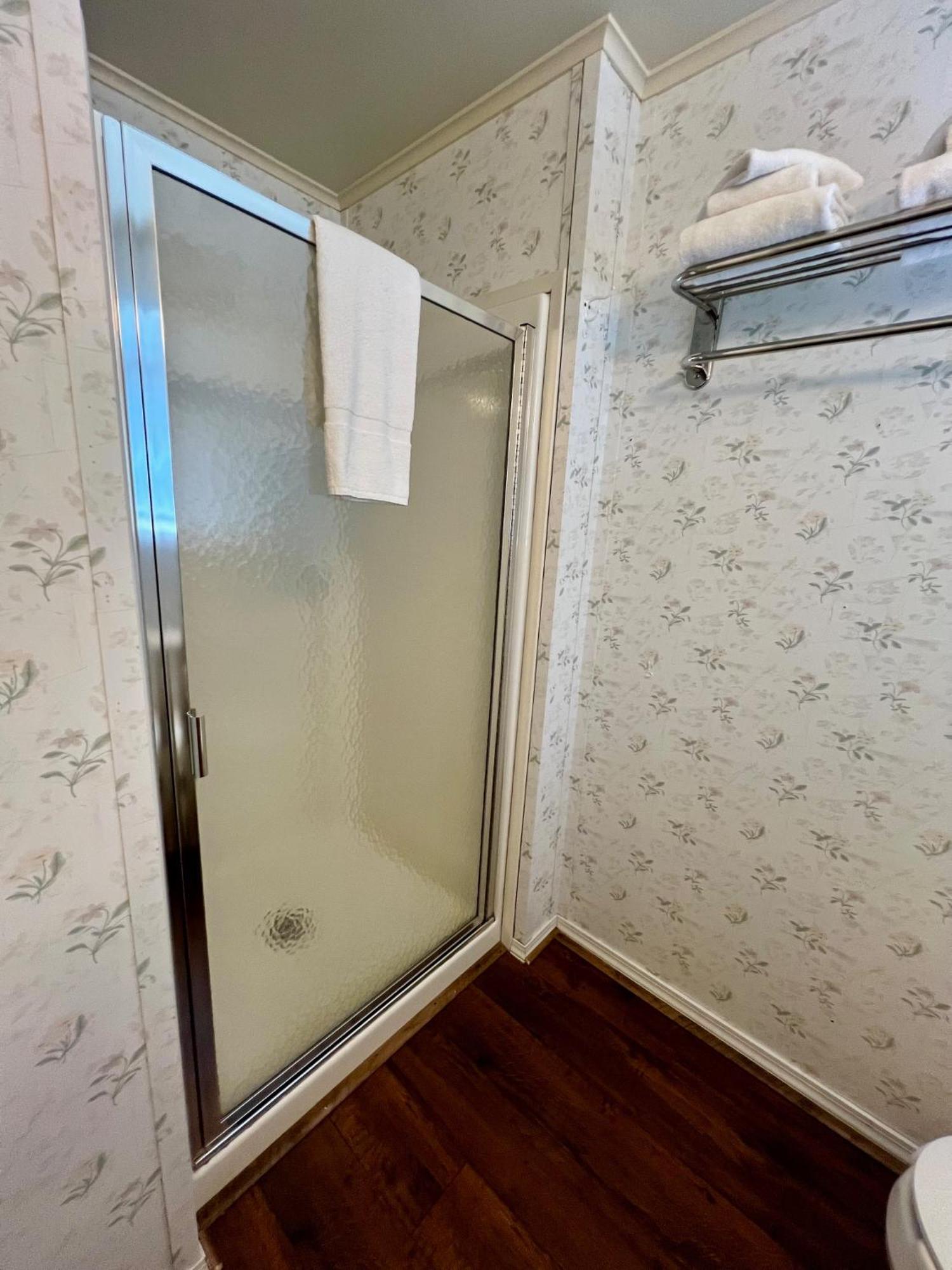 Rodeway Inn & Suites Brunswick Near Hwy 1 Ngoại thất bức ảnh