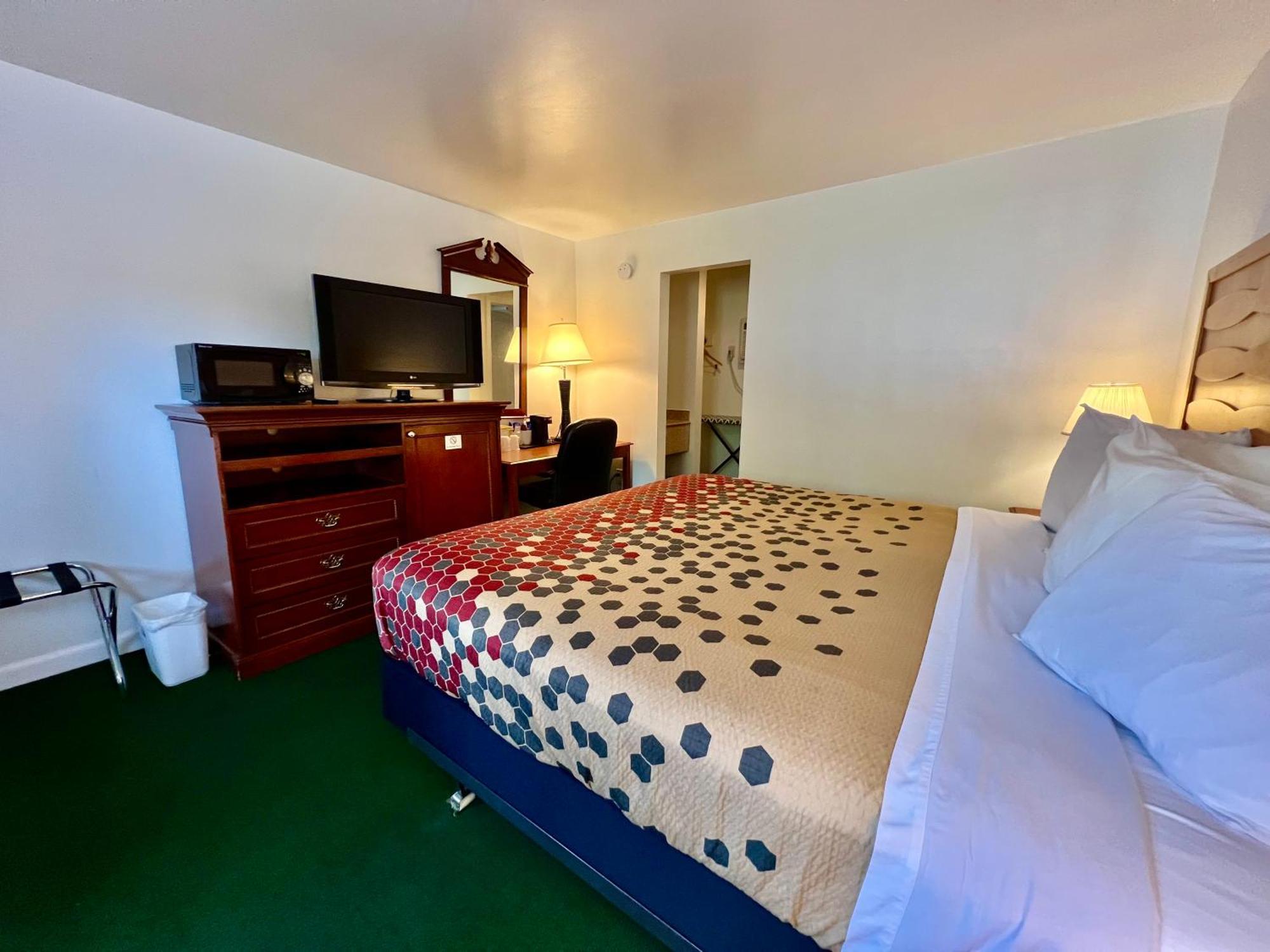 Rodeway Inn & Suites Brunswick Near Hwy 1 Ngoại thất bức ảnh