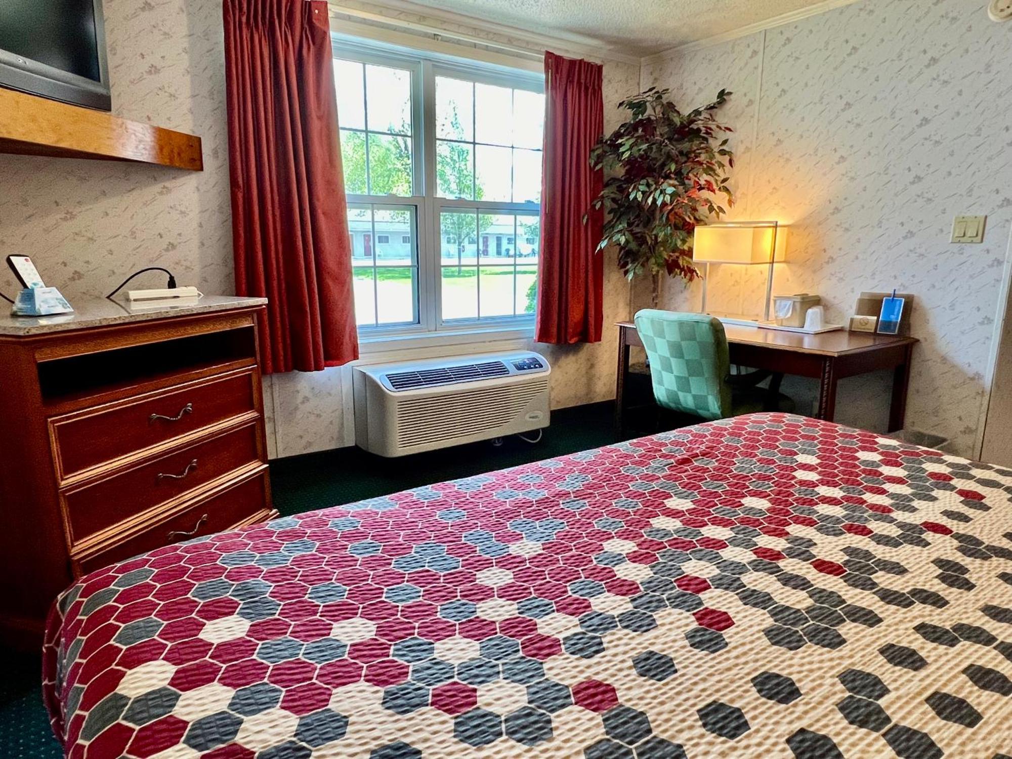 Rodeway Inn & Suites Brunswick Near Hwy 1 Ngoại thất bức ảnh